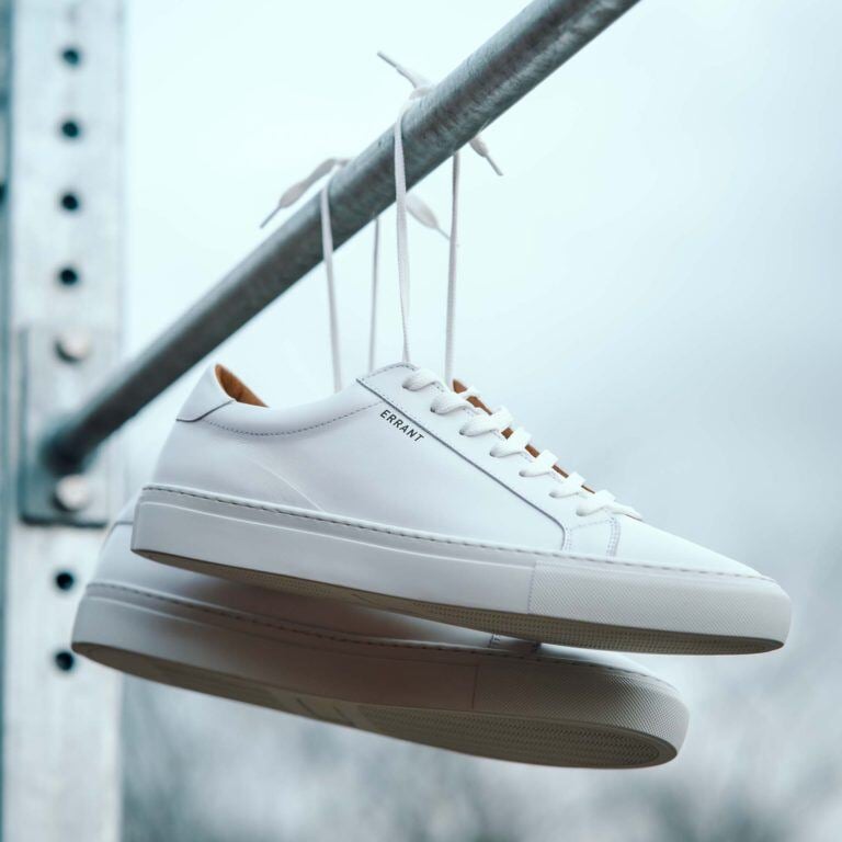 Alt=" Errant sneakers in white"