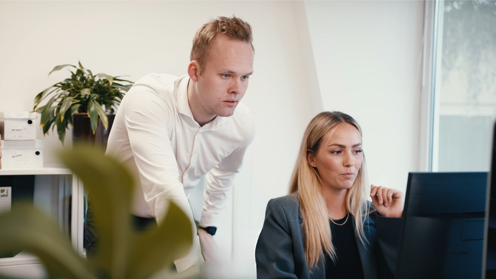 alt="Mikkel, Klædeskabet"