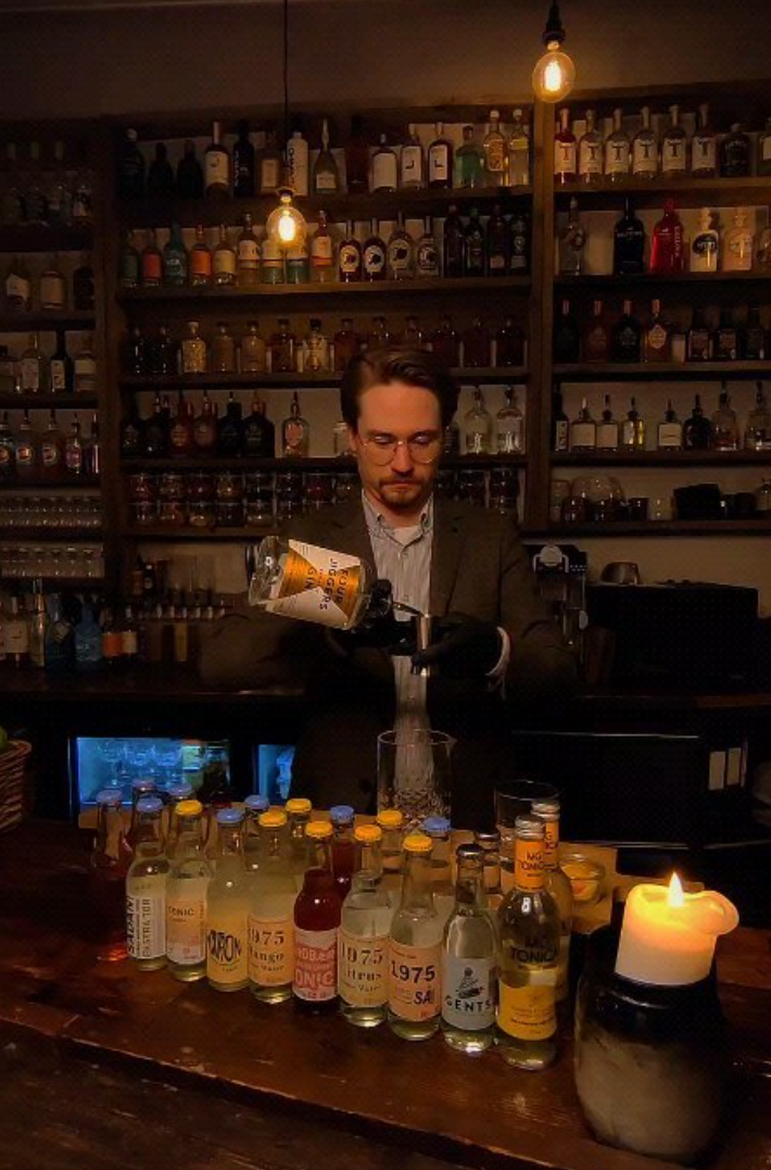 alt="Gin course at Two Socks"